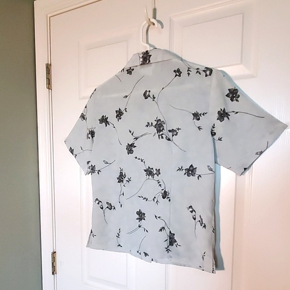 Rene Margo Green Printed Floral Top - Picture 3 of 4